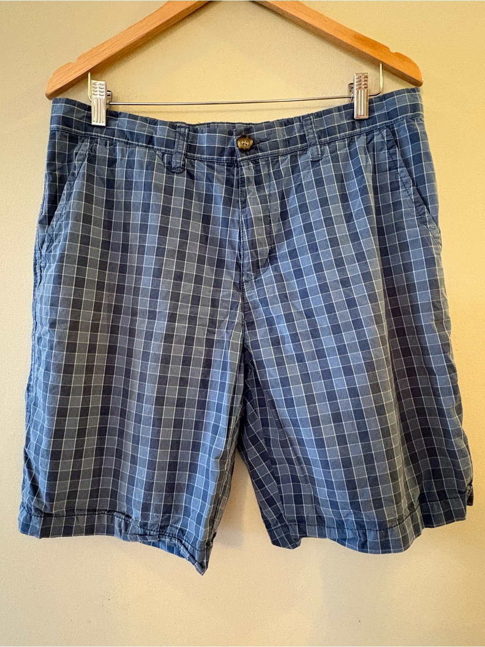 Tommy Hilfiger Blue Plaid Flat Front Men's Shorts, Sz 34.